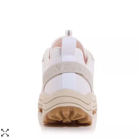 VEJA Women's Venturi Low Top Sneakers - Picture 3 of 13